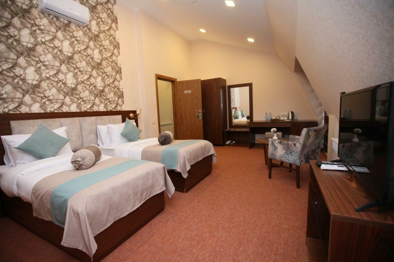 Auroom Hotel Baky Esterno foto