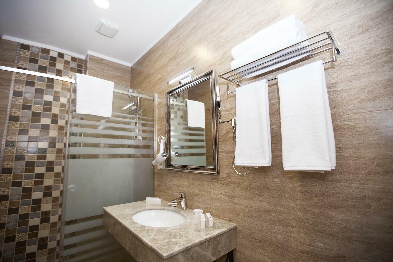 Auroom Hotel Baky Esterno foto