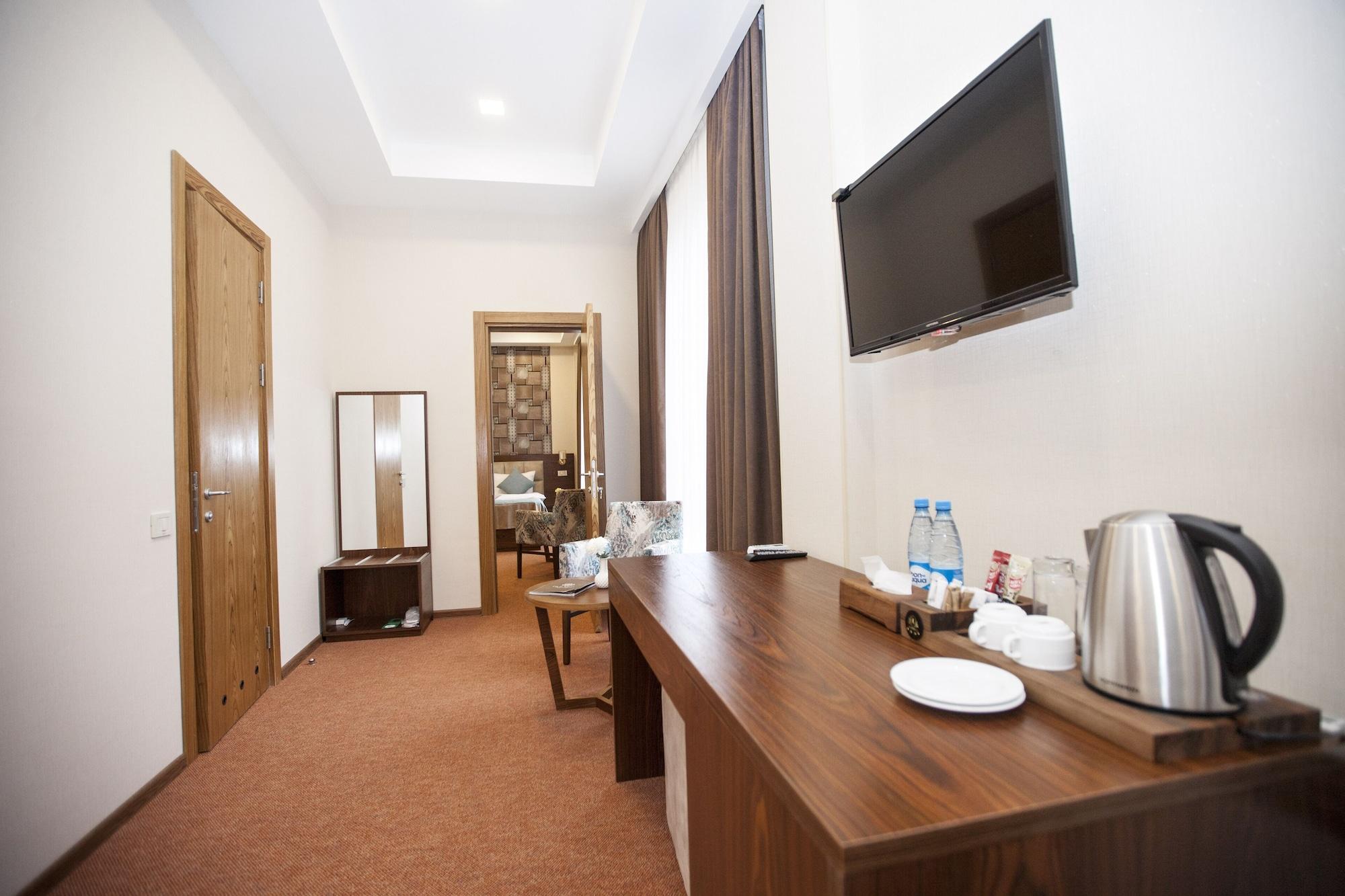 Auroom Hotel Baky Esterno foto