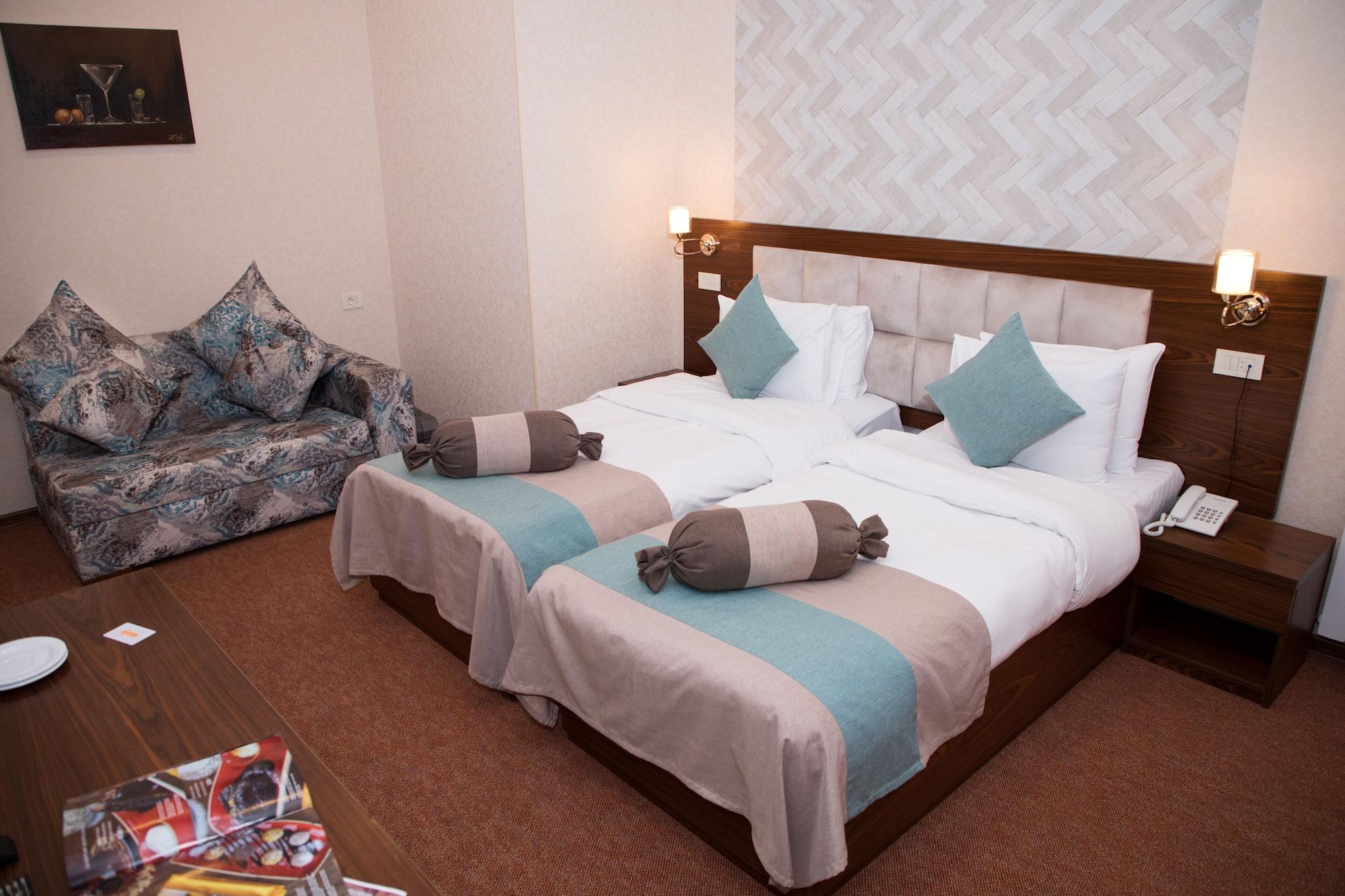Auroom Hotel Baky Esterno foto