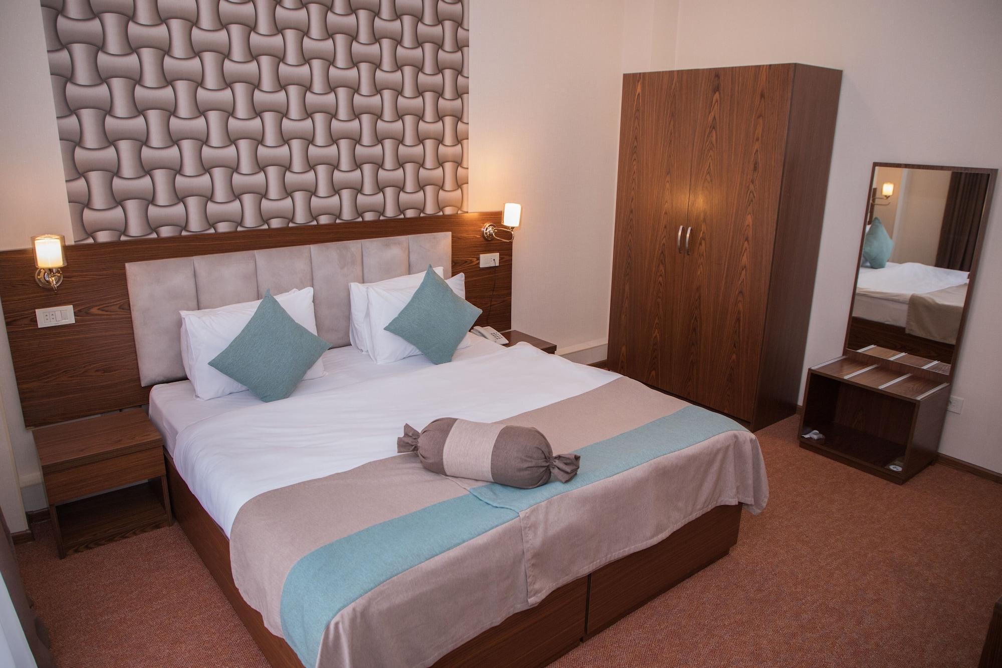Auroom Hotel Baky Esterno foto