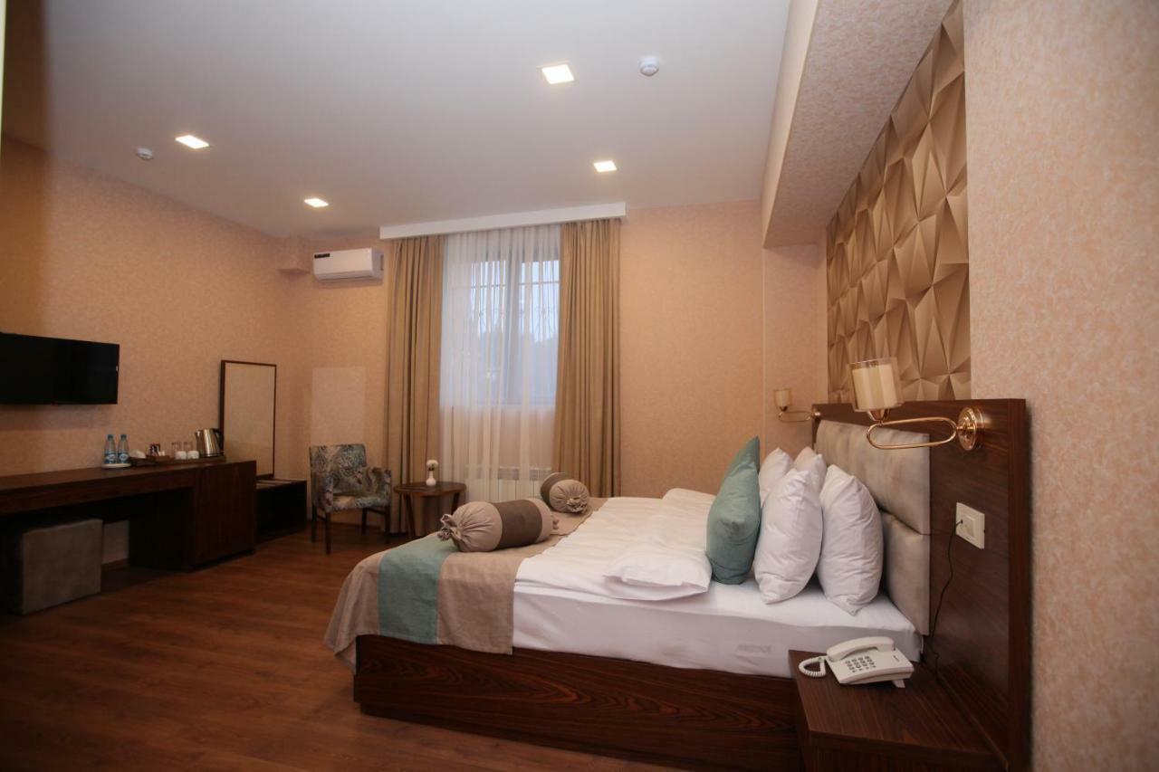 Auroom Hotel Baky Esterno foto