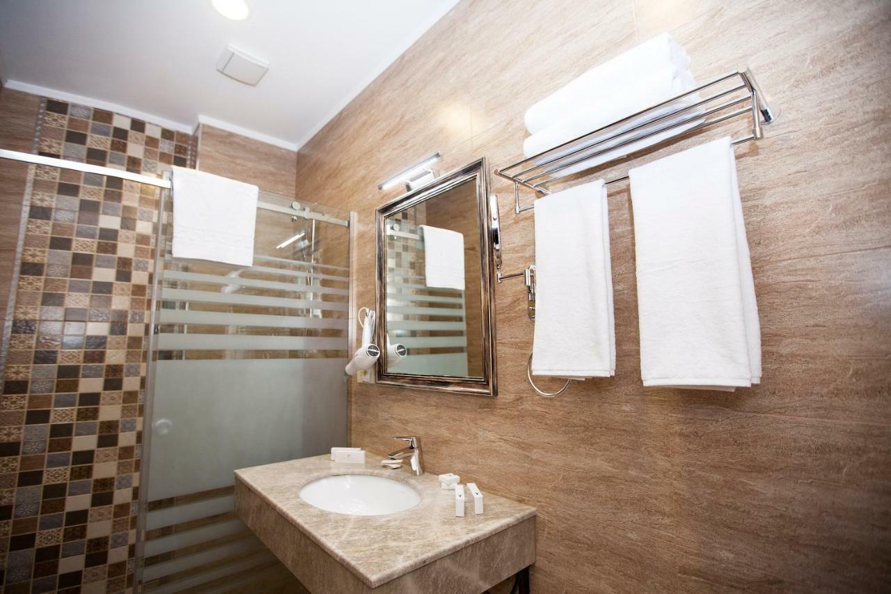 Auroom Hotel Baky Esterno foto