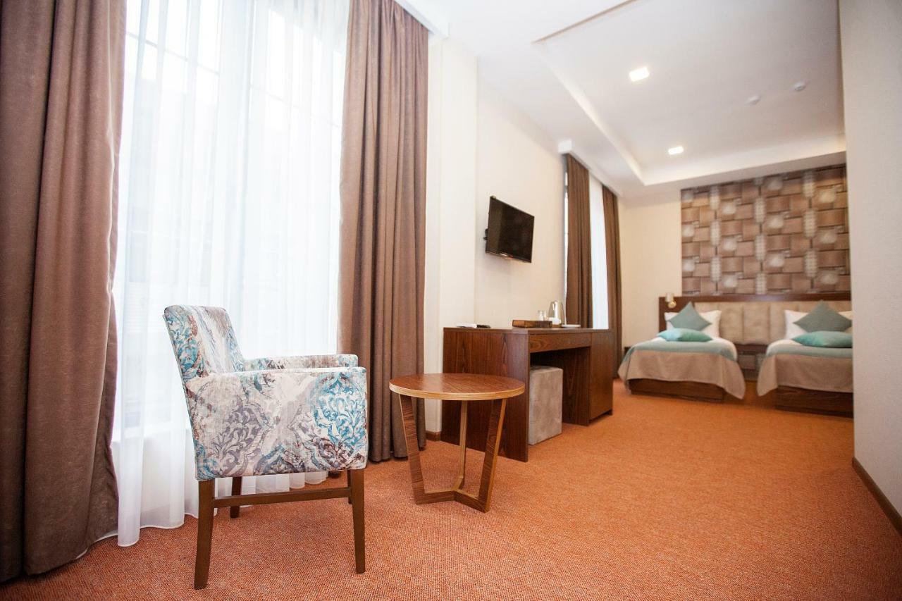 Auroom Hotel Baky Esterno foto