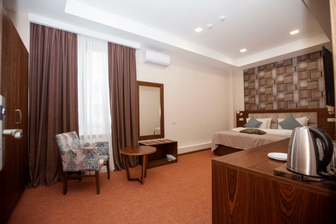 Auroom Hotel Baky Esterno foto