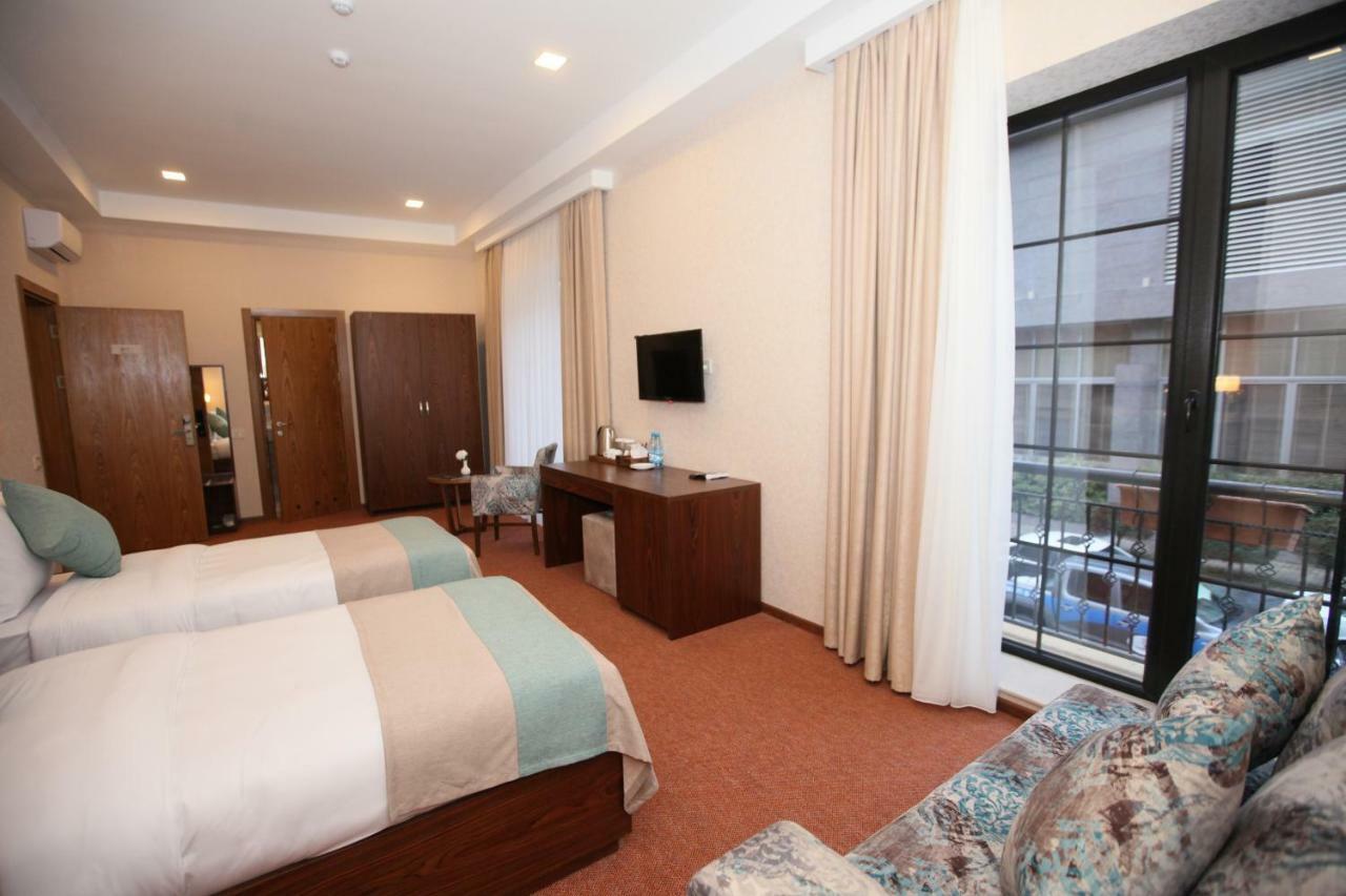 Auroom Hotel Baky Esterno foto