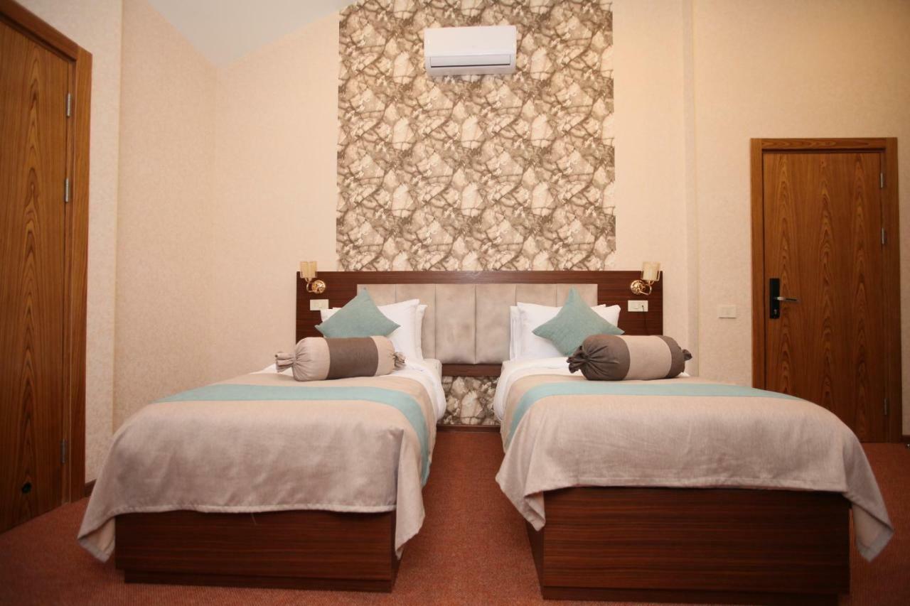 Auroom Hotel Baky Esterno foto